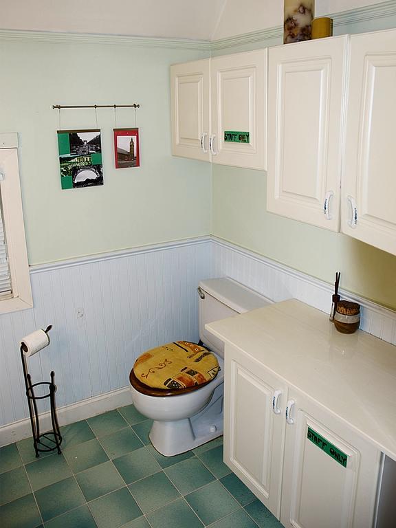 Auberge C'Mon Inn Hostel Монктон Номер фото