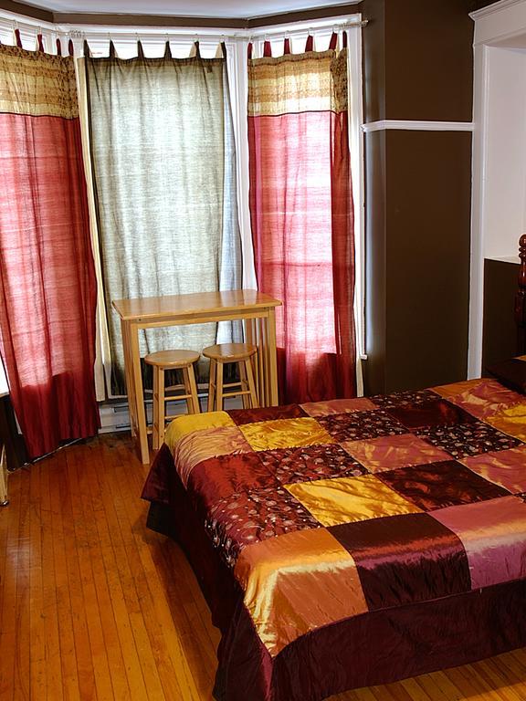 Auberge C'Mon Inn Hostel Монктон Номер фото