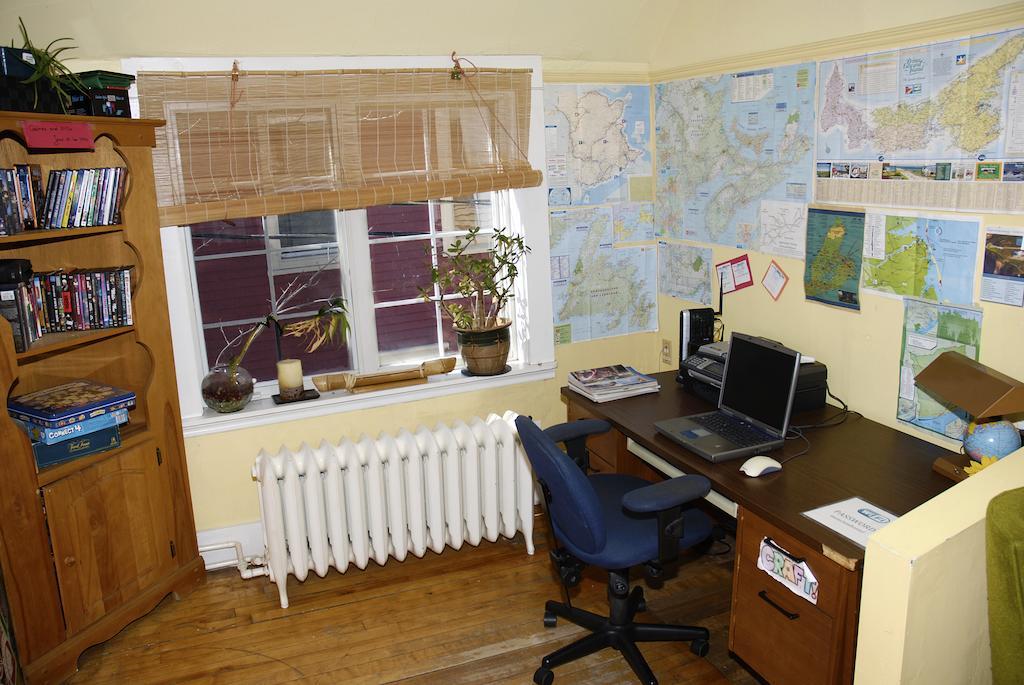 Auberge C'Mon Inn Hostel Монктон Номер фото