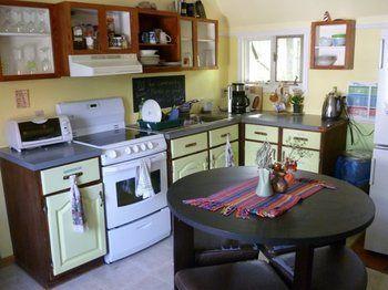 Auberge C'Mon Inn Hostel Монктон Экстерьер фото