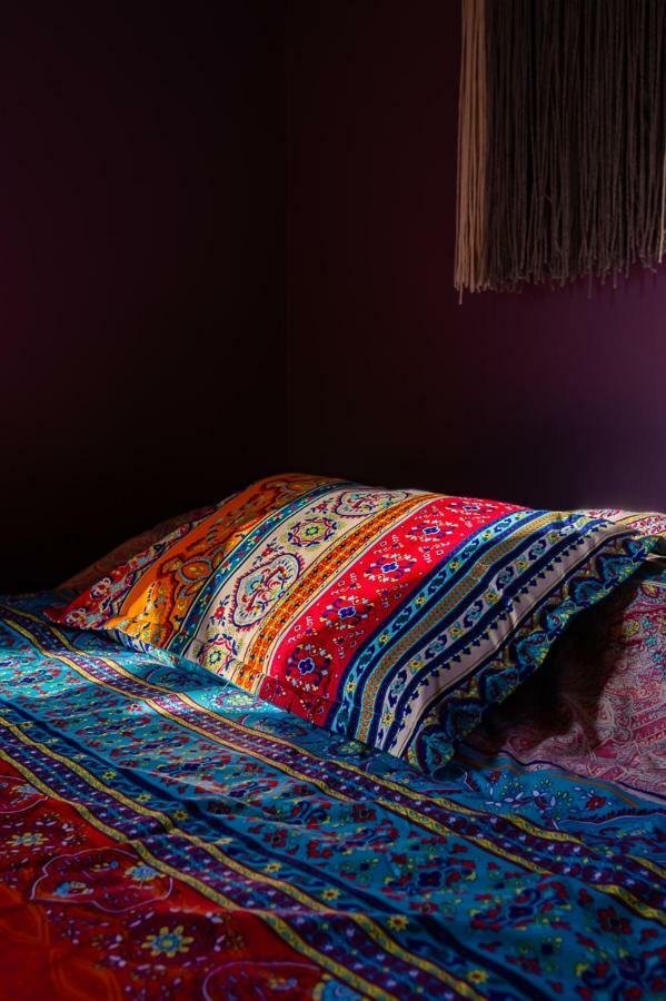 Auberge C'Mon Inn Hostel Монктон Экстерьер фото